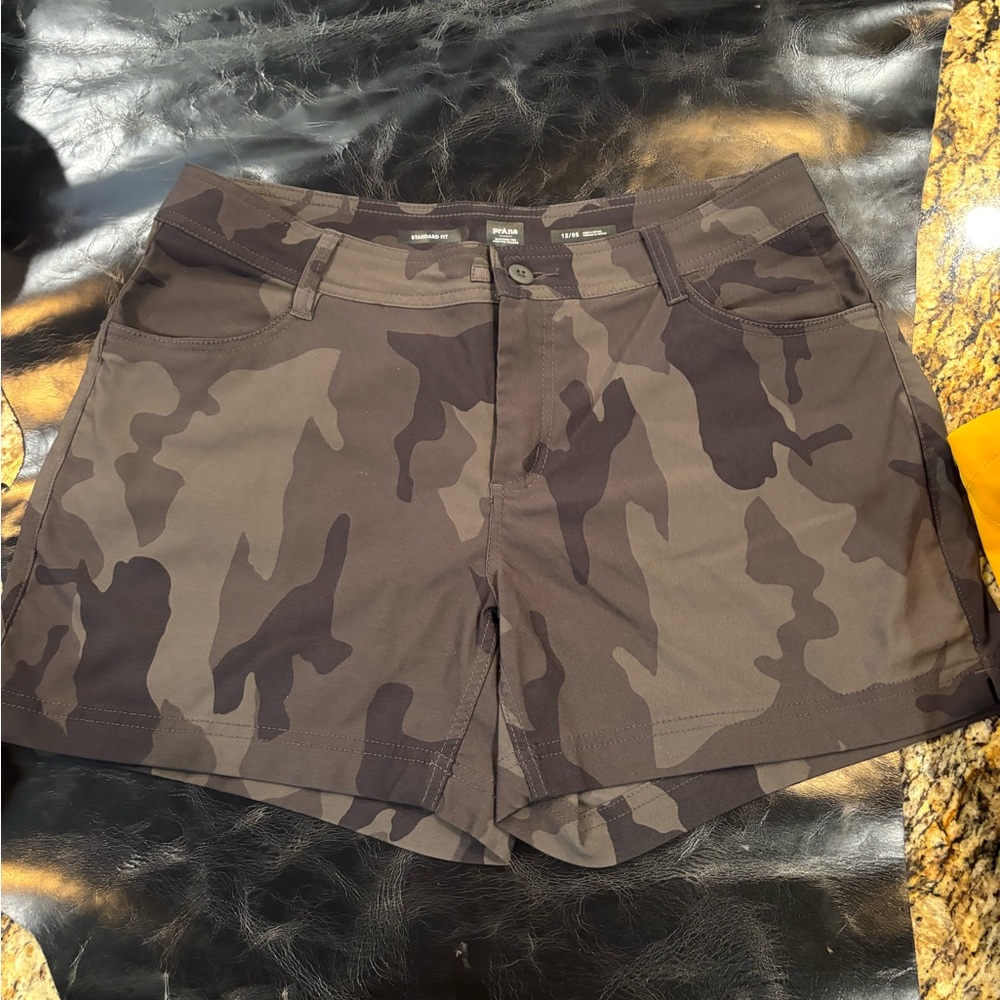 Prana Camouflage Women's Shorts